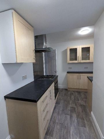 2 bedroom terraced house to rent - Photo 4