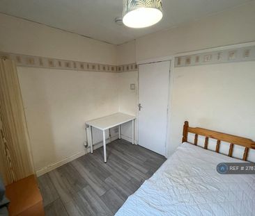 4 bedroom terraced house to rent - Photo 3