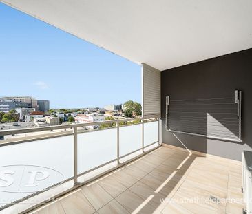 Luxury Two Bedroom Apartment, Level 7 - Photo 6