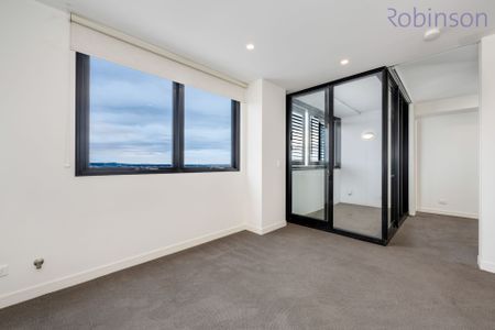 Air-conditioned apartment with city views, located across from Newcastle beach. - Photo 5