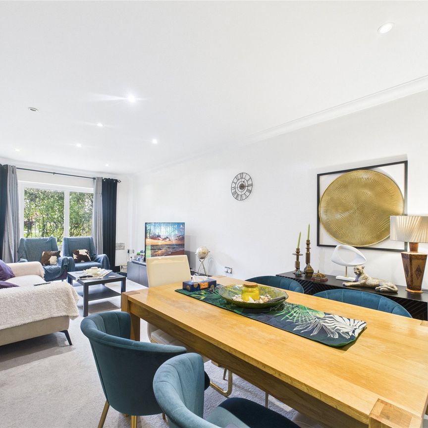 London Road, Bracknell London Road, Bracknell - Photo 1