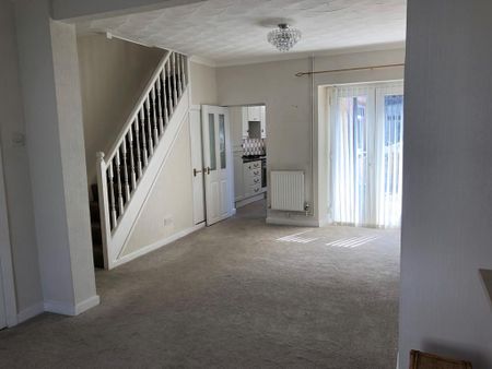 2 bedroom terraced house to rent - Photo 2