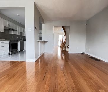 For Lease - 5317 Ferret Court, Mississauga, Ontario - Photo 5