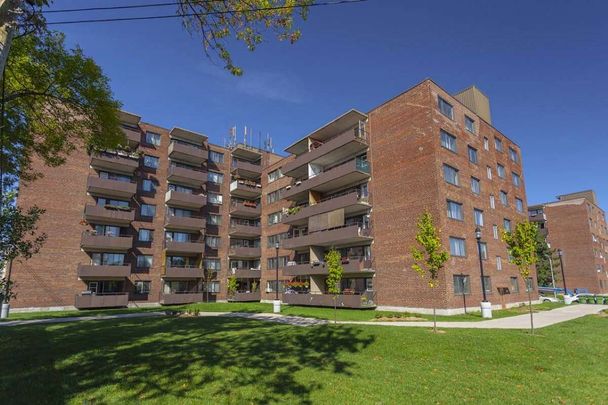 455 Racine Avenue, Dorval, QC - Photo 1