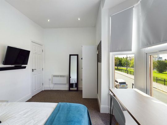 4 bedroom house to rent - Photo 1