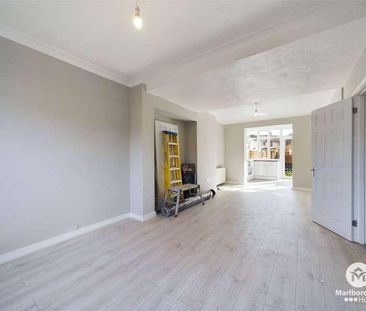 Becontree Avenue, Dagenham, RM8 - Photo 2