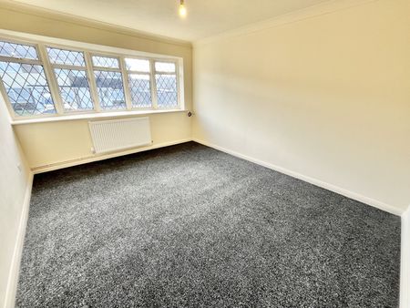 Devon Gardens, Rochford, Essex, SS4 3AJ - Photo 3