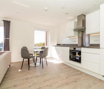 2 bedroom apartment to rent - Photo 4