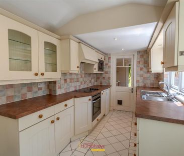 3 bedroom semi-detached house to rent - Photo 4