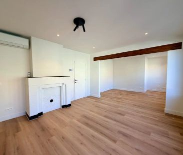 Gerenoveerd duplexappartement met 3 slaapkamers in centrum Tielt! - Photo 2