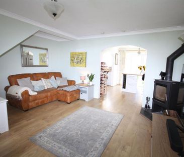 2 bedroom semi-detached house to rent - Photo 3