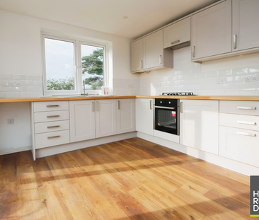 3 bedroom detached house to rent - Photo 4