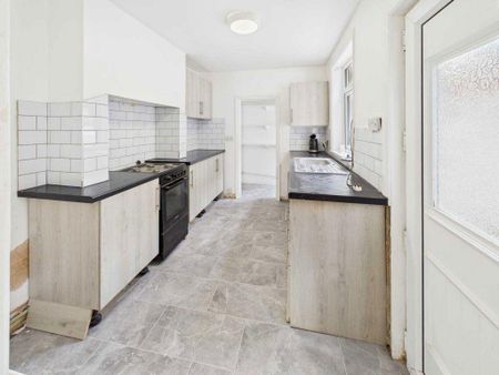 2 bedroom terraced house to rent - Photo 2