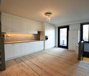 Instapklare duplex van 95 m² met karakter en private ingang – centr... - Photo 3