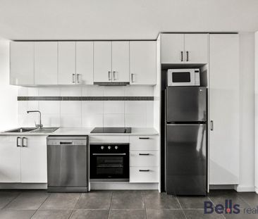 Stylish Apartment in the Heart of Sunshine - Photo 4