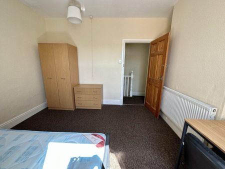 5 bedroom terraced house to rent - Photo 4