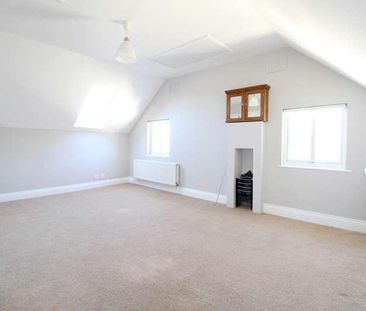 Reigate, Surrey, RH2 - Photo 3