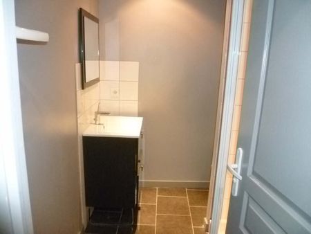 Location Appartement 3 pièces 42m² - Photo 3