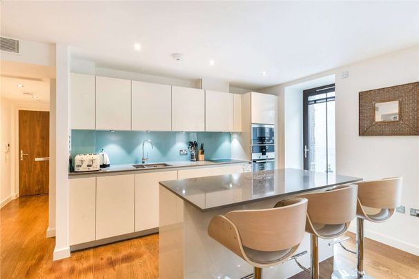 Impressive apartment in central Westminster. Beautiful design, nicely furnished, spacious and well presented. - Photo 1