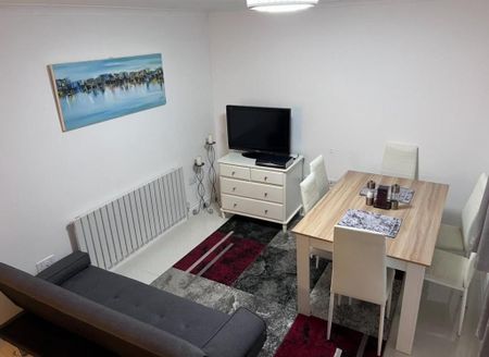 6 bedroom terraced house to rent - Photo 4