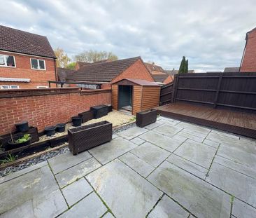 4 bedroom semi-detached house to rent - Photo 3