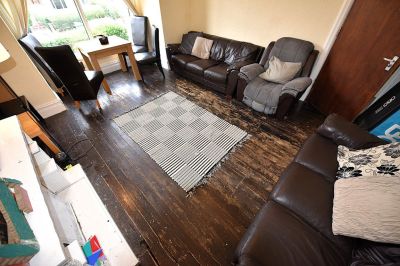 7 bedroom House in Hyde Park, Leeds - Photo 3