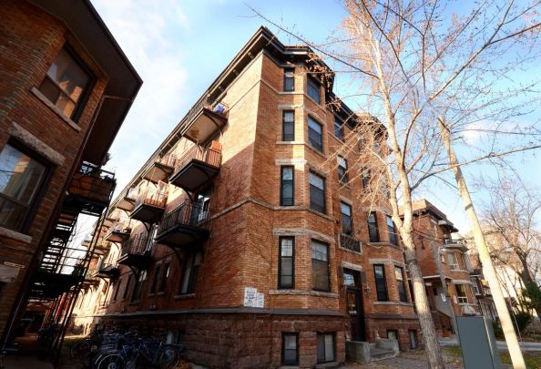 160 Huron Street — 1 Bedroom - unit 103 - Photo 1