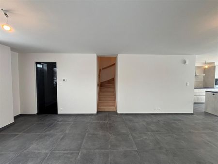 Rustiggelegen, hoogwaardig afgewerkte nieuwbouwwoning nabij het centrum! - Photo 3