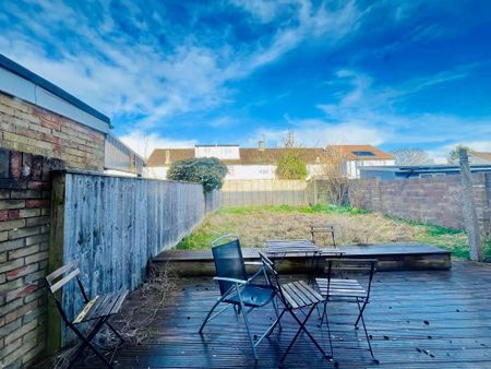 1 bedroom in a house share to rent - Photo 4