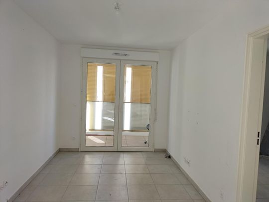 Appartement 2 pièces 42m2 MARSEILLE 3EME 749 euros - Photo 1