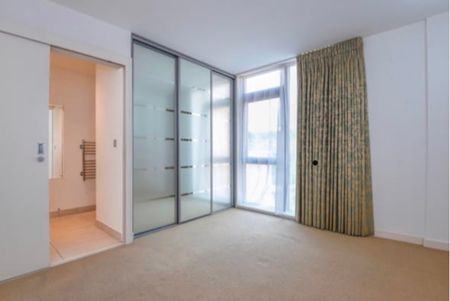 2 Bed Flat, Union Park, SE10 - Photo 4