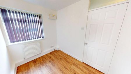 2 bedroom ground floor flat to rent - Photo 4