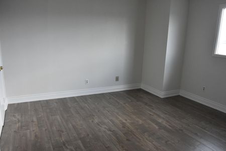 For Lease - 307 Bristol Crescent, Oshawa, Ontario - Photo 4