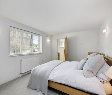 Augustus Road, London, SW19 flat to rent - Photo 4