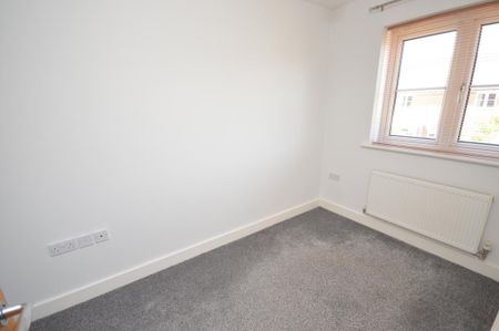 3 bedroom detached house to rent - Photo 3