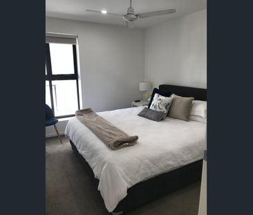 Stylish & Spacious 2 Bedroom, 2 Bathroom Apartment – Quality Living - Photo 3