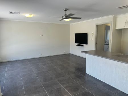 Modern Low Maintenance 3 Bedroom Home – Perfect for the Family! - Photo 4