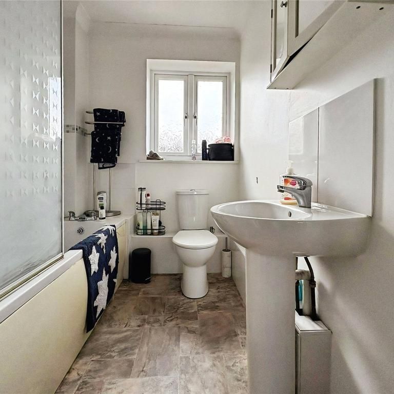 2 bedroom terraced house to rent - Photo 1