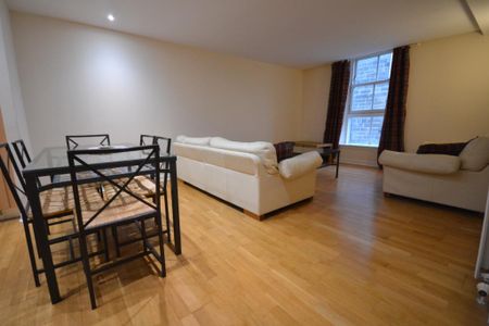 3 bedroom flat to rent - Photo 2