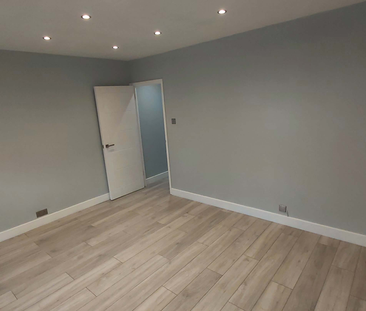 Flat 8, Bramley Road, London, W10 6SY - Photo 4