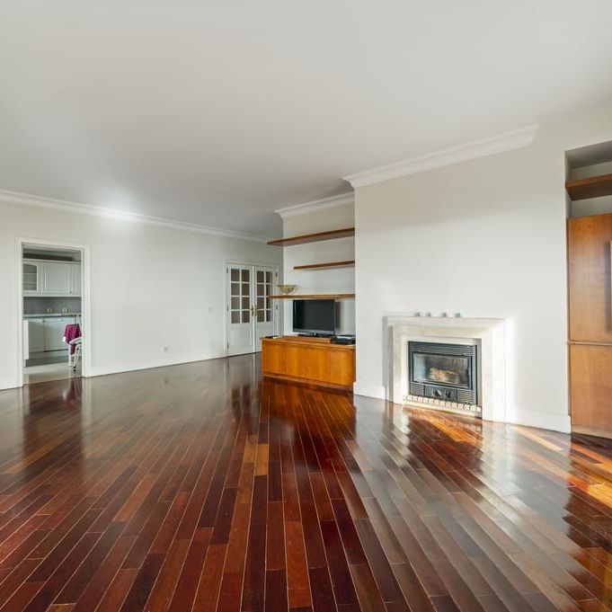 4 Bedroom Apartment with swimming pool, Monte Estoril, Cascais - Photo 1