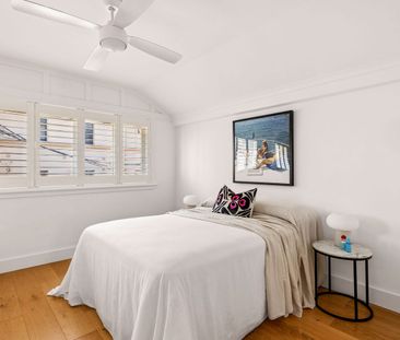 Renovated top-floor home / boutique Victorian building - Photo 6
