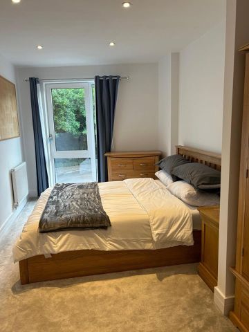 1 Bed Flat, Montagu House, W12 - Photo 5