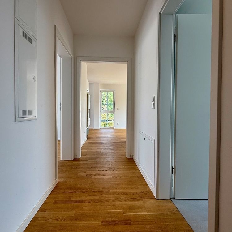 Neubau: Charmante Zwei-Zimmerwohnung mit Balkon und Tiefgarage in Darmstadt / Eberstadt - Photo 1