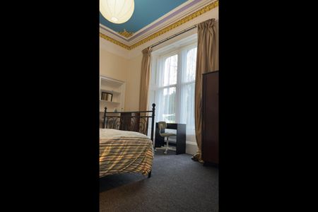 Room in a Shared House, Cathkin Road, G42 - Photo 4