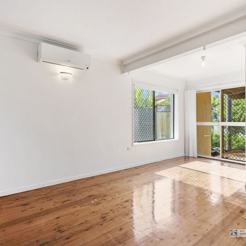 Dual Living Opportunity with Panoramic Ocean & River Views in Peaceful Cul-de-Sac - Photo 1