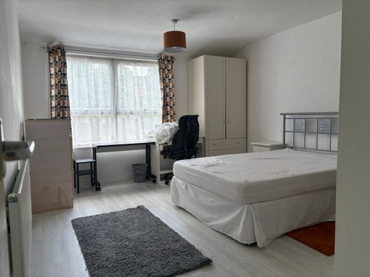 Ivanhoe Close, Cowley , Uxbridge - Photo 1