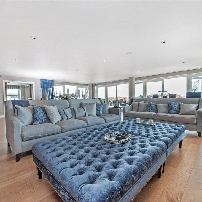 3 bedroom flat to rent - Photo 1