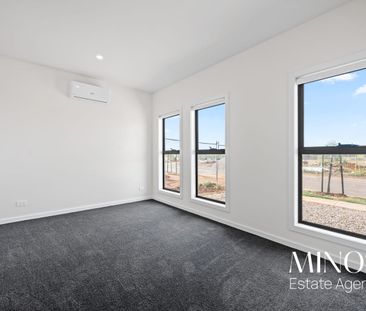 Caught Up In The Country - Photo 5