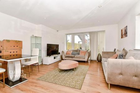 3 bedroom terraced house to rent - Photo 2